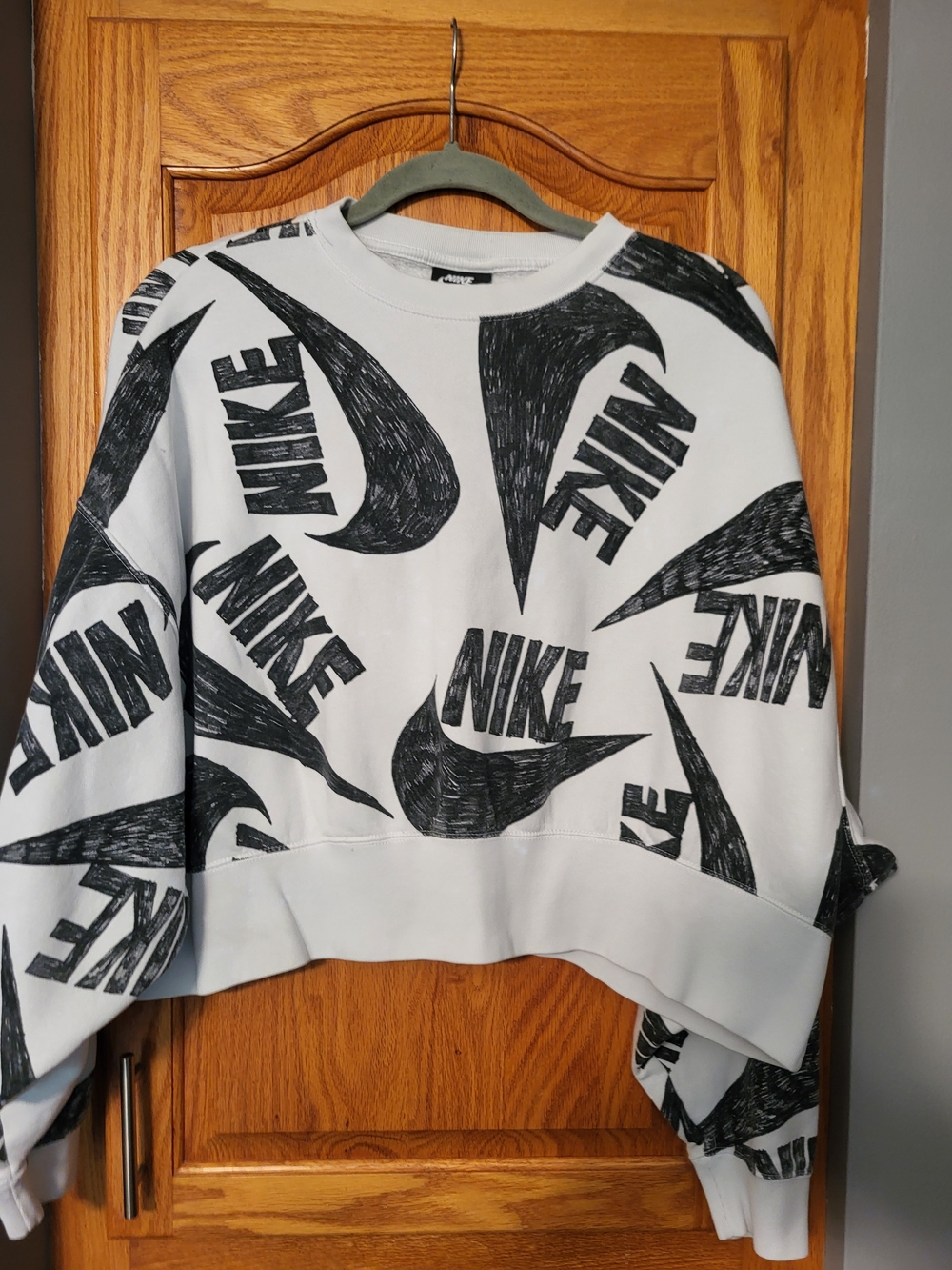 Nike Sweatshirt Women M Cropped Boxy Crew Neck AOG All Over Graphic Oversized